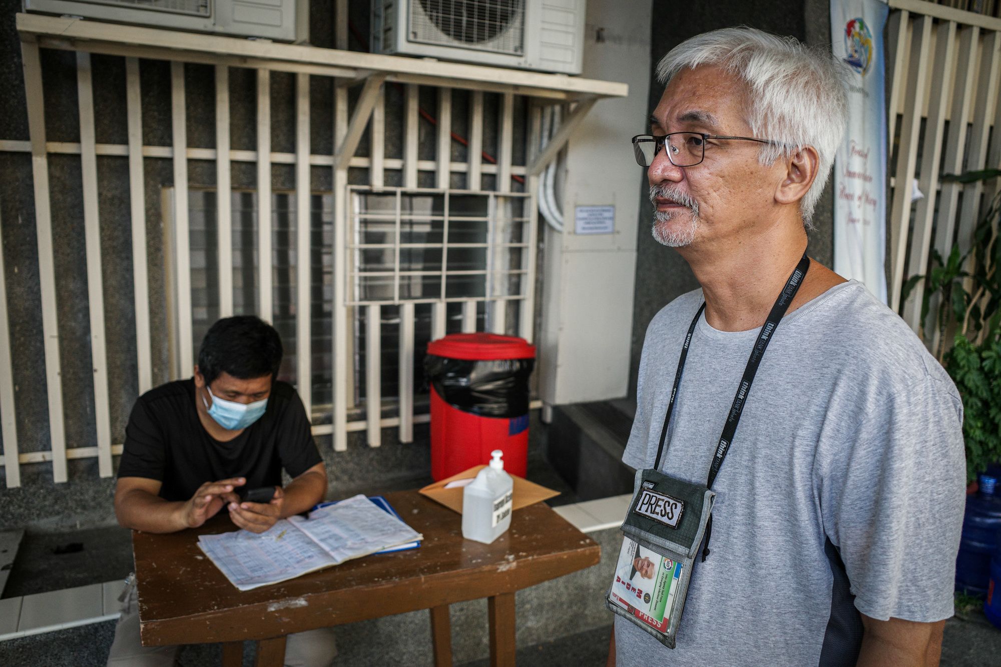 Gerard Carreon has been covering the impact of the pandemic for over a month already. (Photo by Mark Saludes)